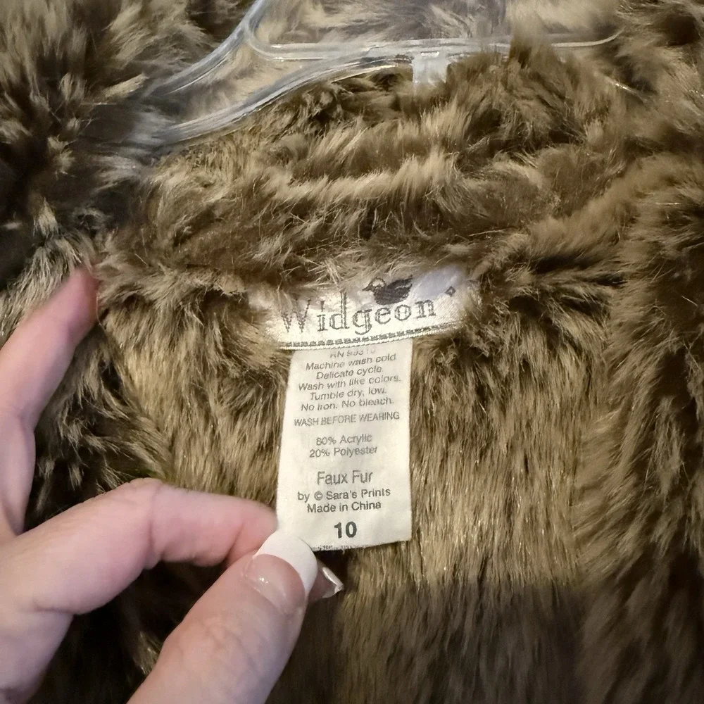 WIDGEON FAUX‎ FUR GIRLS/TEEN WARM WINTER SUEDE HOODED COAT SIZE 10